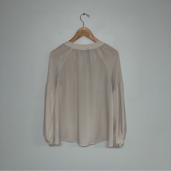 Vici Blouse Women’s Size Small Beige Ivory Bishop Long Sleeve Flowy Lightweight - Picture 6 of 7